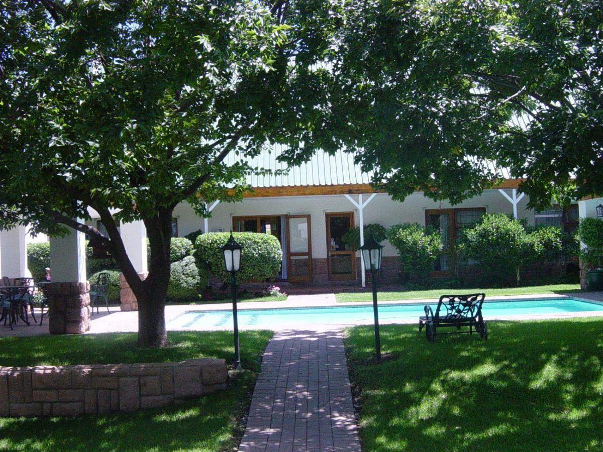 Sunninghill Guest Lodges Johannesburg Buitenkant foto